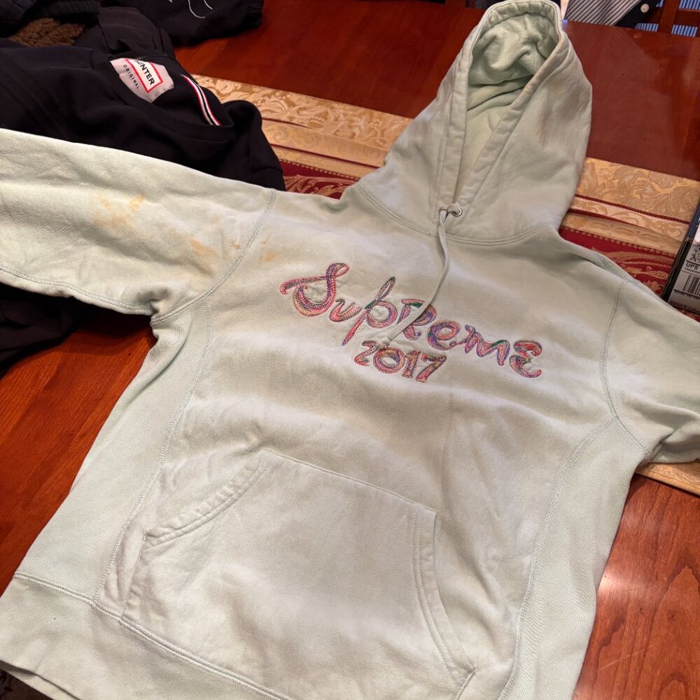 supreme hoodie